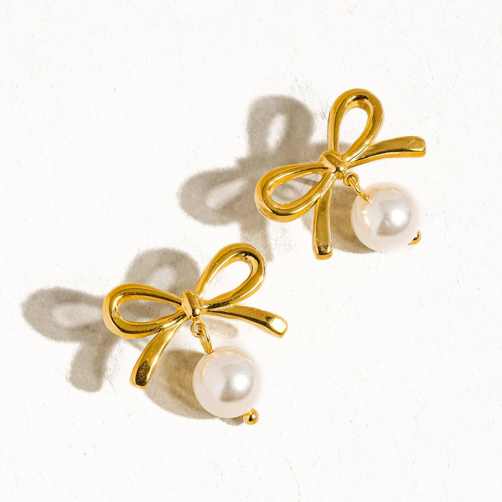 Aleah 18K Gold Non-Tarnish Bow Pearl Earring: Yellow Gold