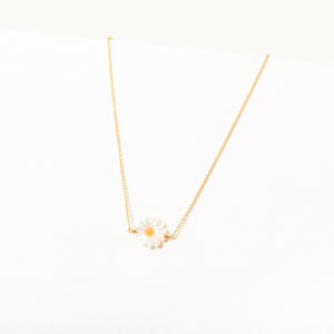 
                
                    Load image into Gallery viewer, Larissa Loden Barrymore Daisy Necklace
                
            